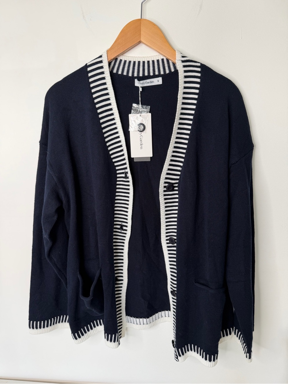 Pretty Garden Women’s M Navy/White Trim Cardigan Sweater Buttons Pockets NEW